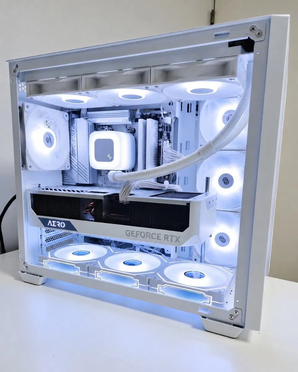 9800X3D 4080SUPER 고사양 데스크탑