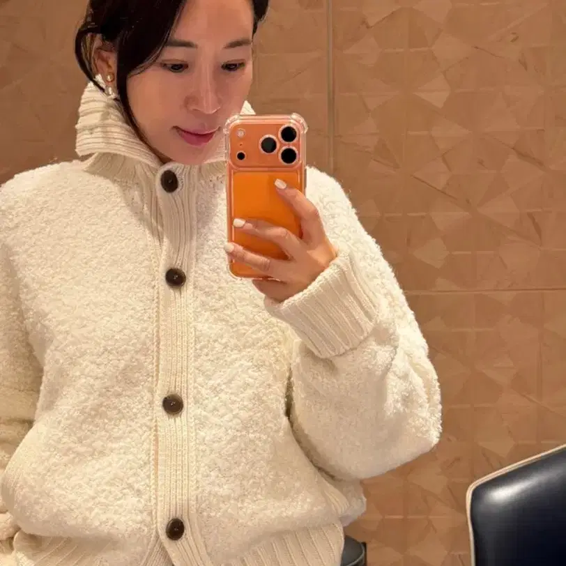 라두나 뽀글 아이보리 가디건