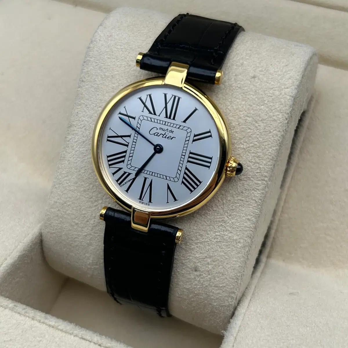 까르띠에 머스트 방돔 라지 Must De Cartier Vendome Round 29mm 블랙 스트랩 - 로만 판 (1000054316)