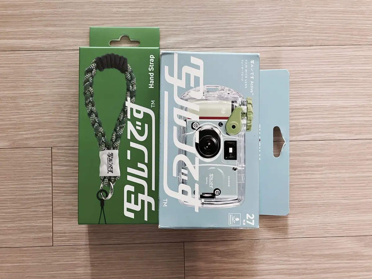 국내 미발매 후지필름 40주년 기념판 우츠룬 액티브 (퀵스냅 액티브) + 스트랩 판매합니다