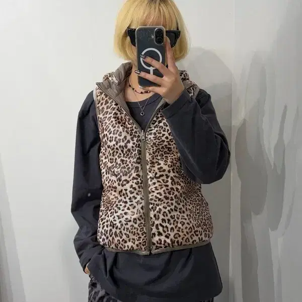 M 빈티지 레오파드 리버시블 후디 패딩 조끼