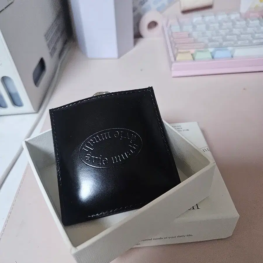 아비에무아 레더케이스 심볼미러 새상품 판매
