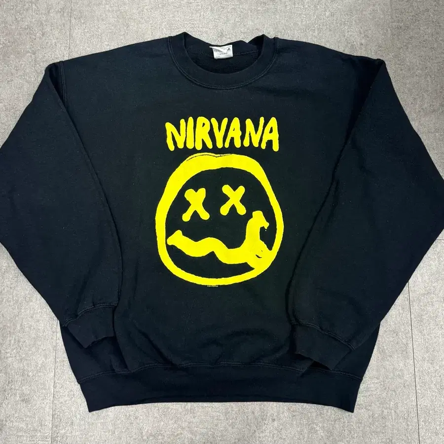 2013 Nirvana 너바나 스마일 Gildan 스웻셔츠 L