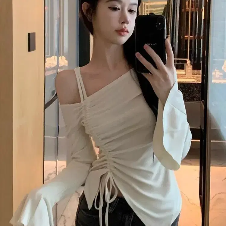 셔링 오프숄더 긴팔티 클럽룩 데이트룩 가을옷