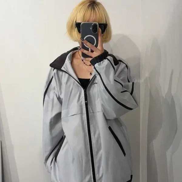 L 챔피온 일본 빈티지 실버 컬러 나일론 트랙 자켓