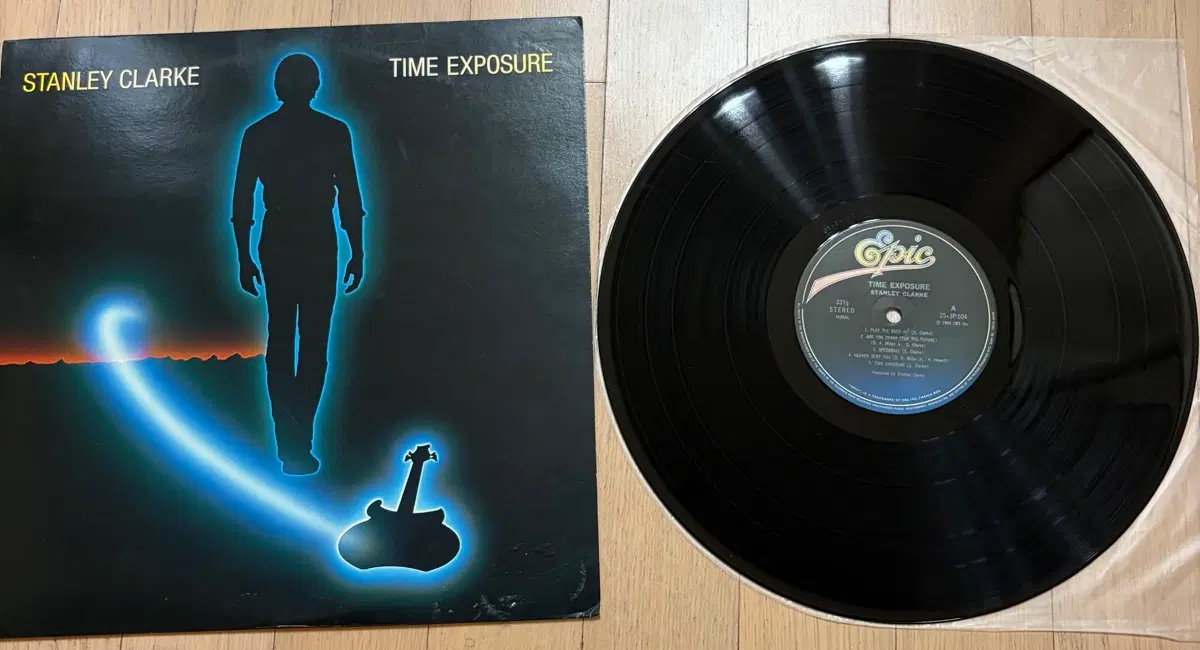 Stanley Clarke - Time Exposure (스탠리 클락) 일본 초판 LP (EX++~NM-급)