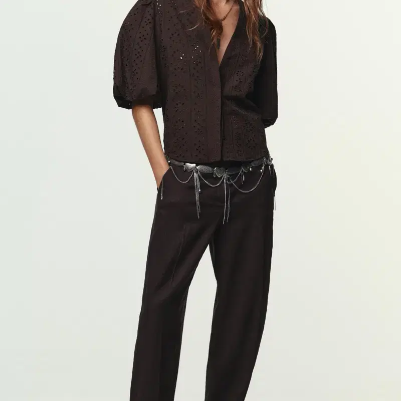 zara 자라 펀칭 자수 퍼프 소매 아일렛 블라우스 다크 브라운 반팔 xs