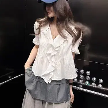 파티수 블라우스 일괄판매 아이보리 블랙고퀄리티블라우스 바이씨니시에