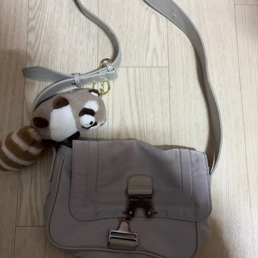 마뗑킴 미니버클백 라이트그레이