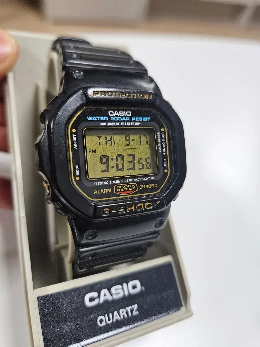G-SHOCK 지샥 DW-5600E 골드