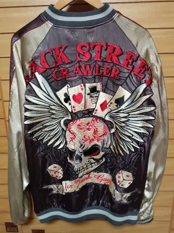 BACK STREET CRAWLER 스카잔 스컬 트럼프 무늬