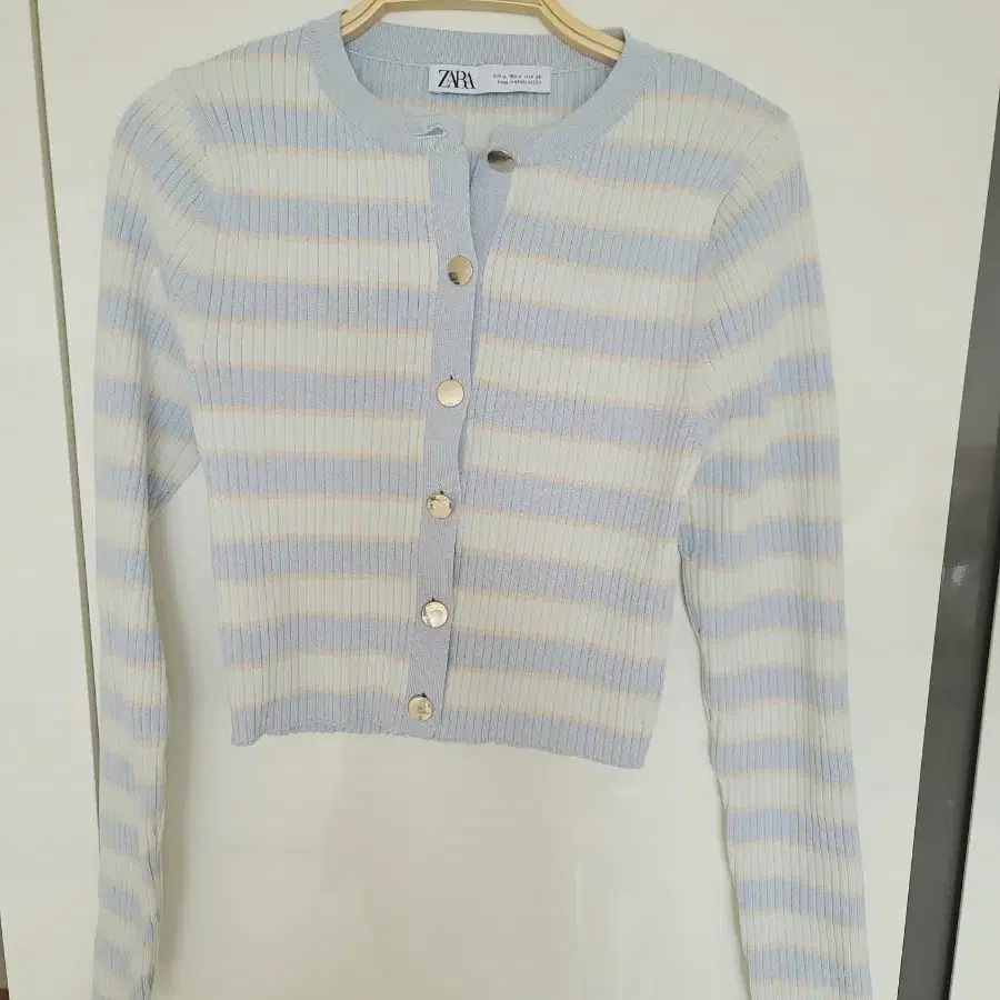 ZARA 자라 파스텔톤 스트라이프 니트 크롭 긴팔 골드버튼 가디건 M 슬림핏