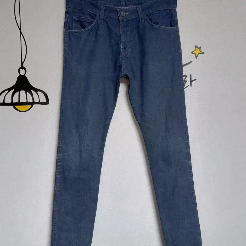[블랙탭] Levi's 520 테이퍼드 핏 데님 팬츠 (W28)