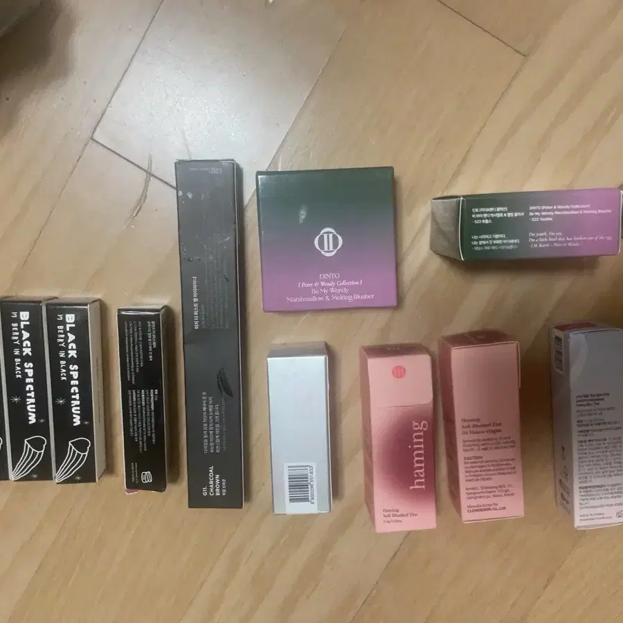 틴트 블러셔 아이라이너 등 13개 색조 미개봉새제품 판매합니다!
