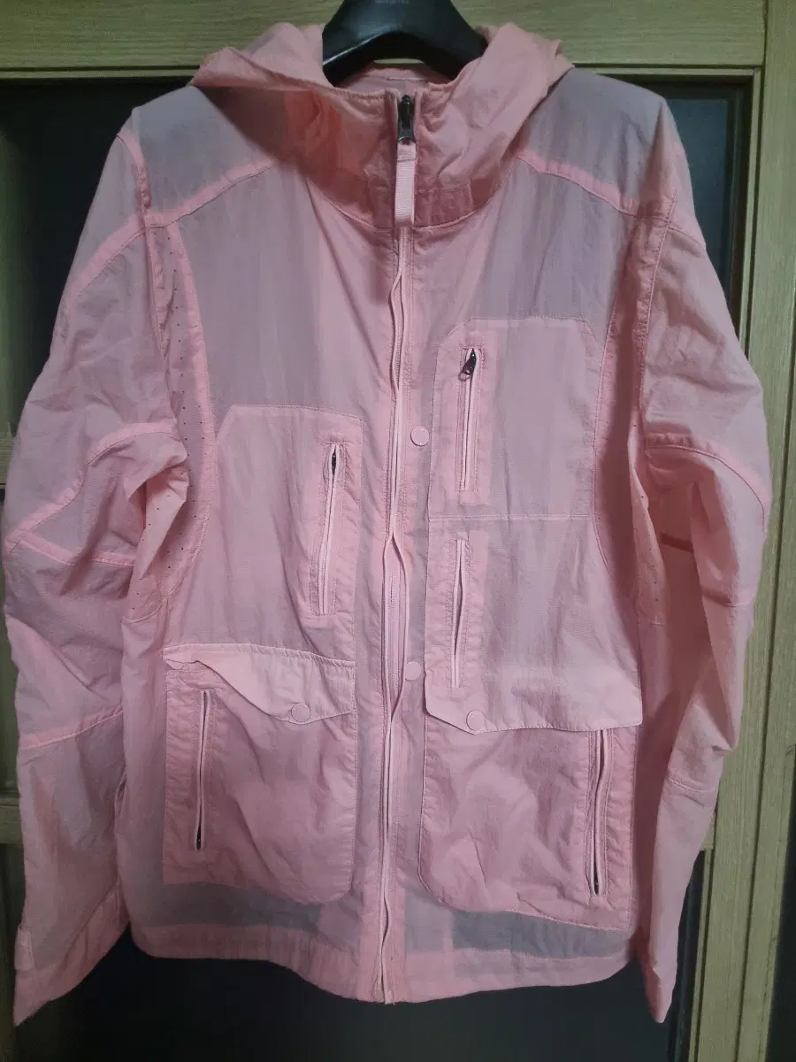 trespass 경량 바람막이 105