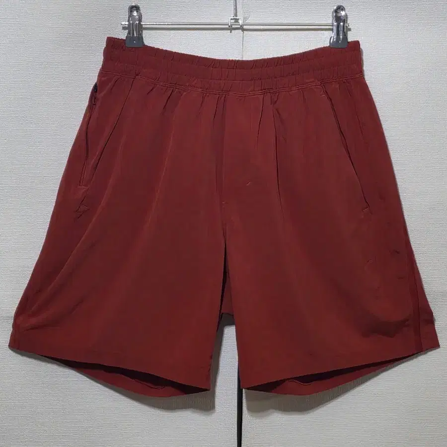 정품 룰루레몬 레드 쇼츠 S