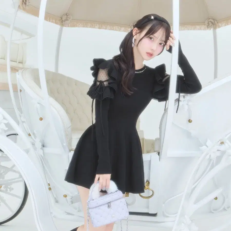 미셸마카롱 프릴 숄더 비쥬 플레어 원피스