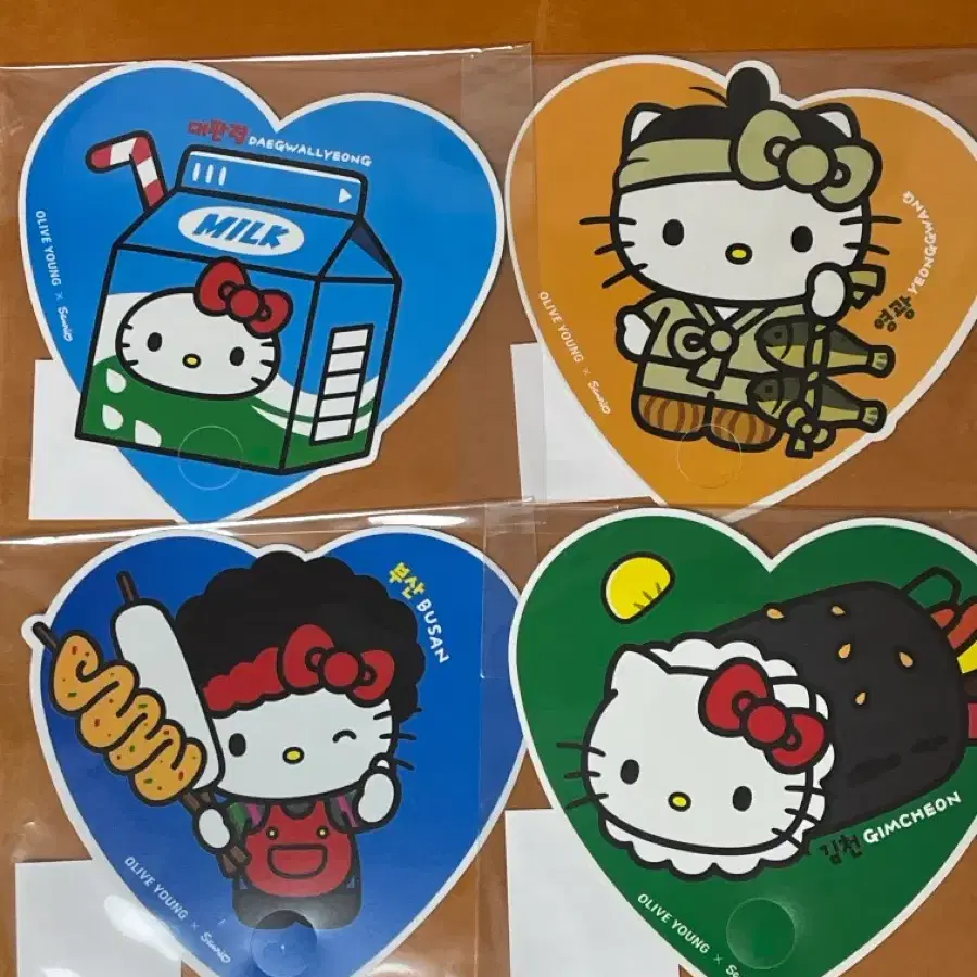 올리브영 헬로키티 부채 키티 대관령 우유 영광 굴비 부산 어묵 김천 김밥