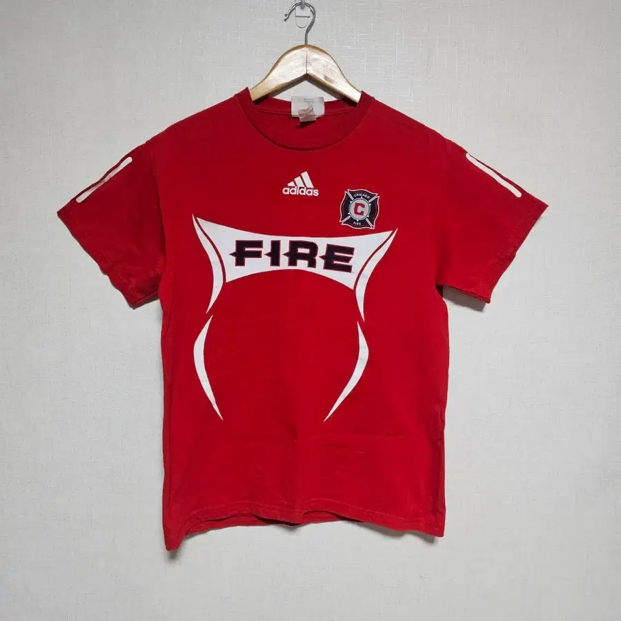 올드 아디다스 시카코파이어 반팔티 98사이즈