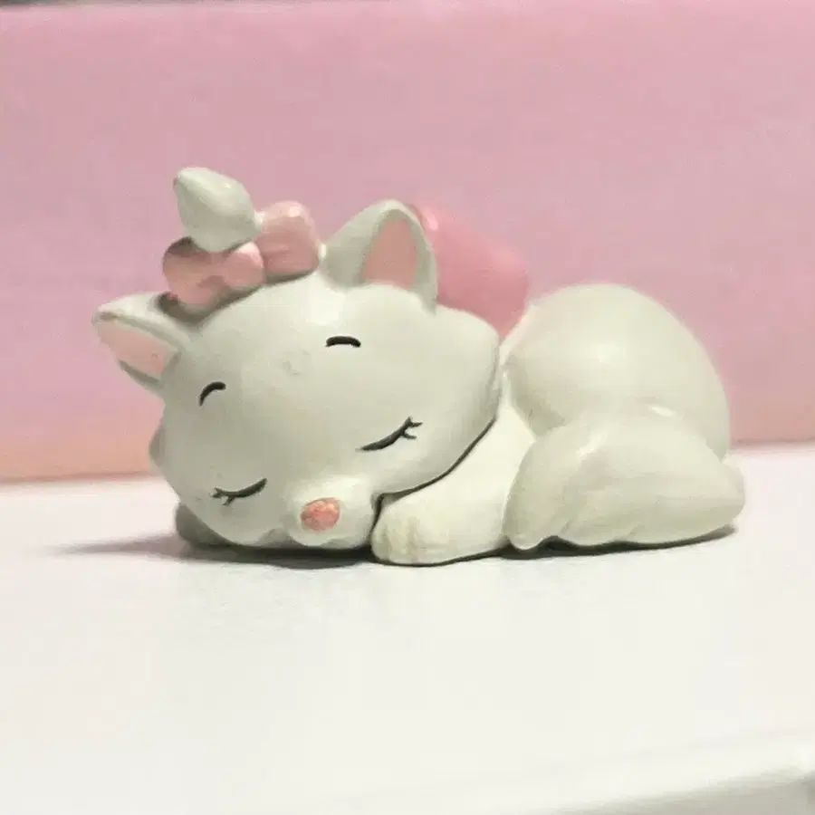 고양이 잠자는 마리 고전 가챠 미니 피규어 디즈니