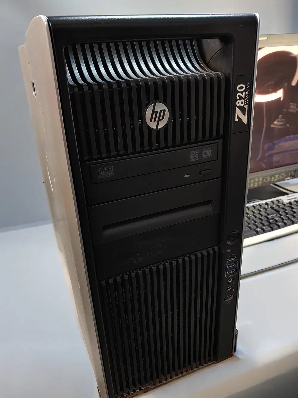 HP Z820 A형 듀얼 제온 E5-2690 램 48GB GTX 1080Ti SSD 1TB HDD 4TB