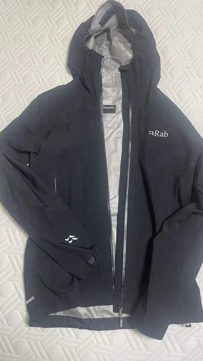 [M] Rab meridian jacket