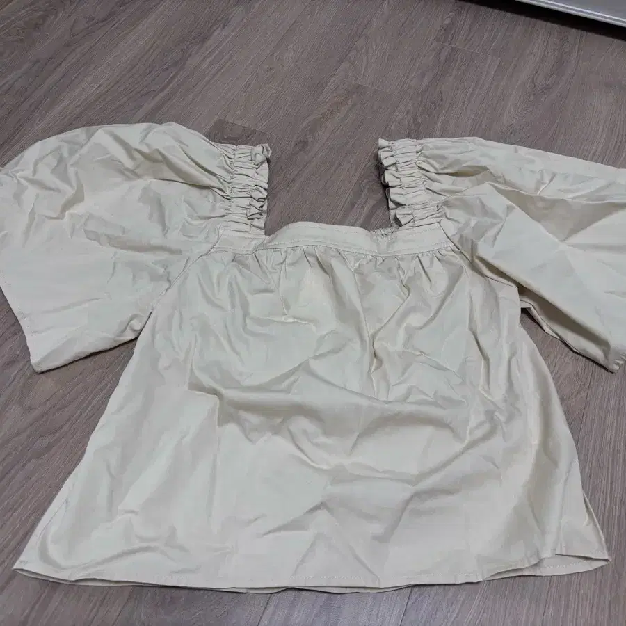 H&M 베이지 블라우스