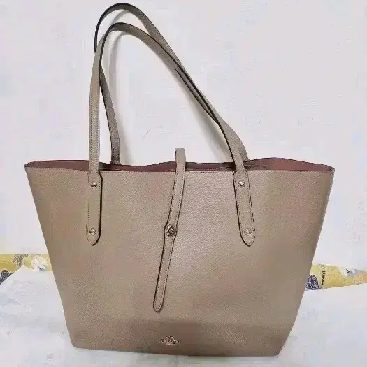 코치 쇼퍼백 베이지