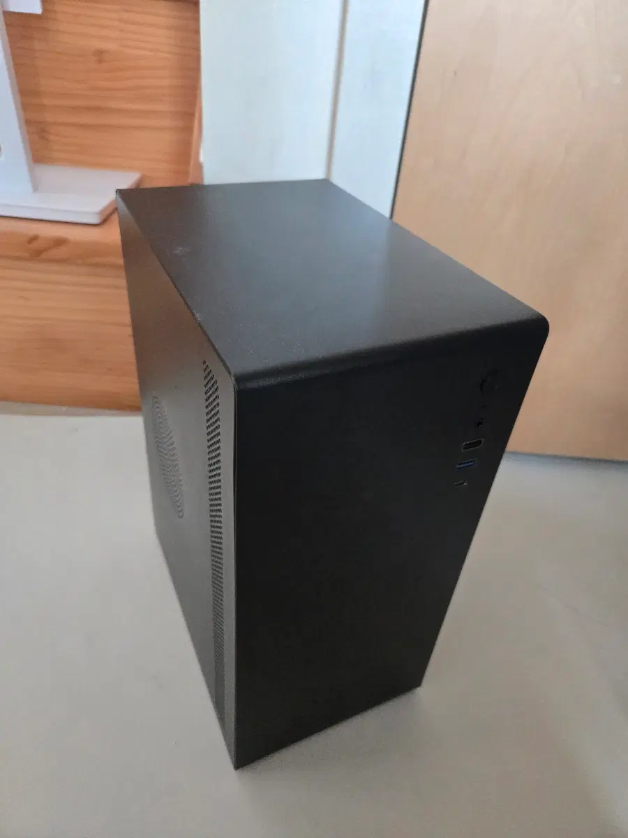블랙 PC 케이스