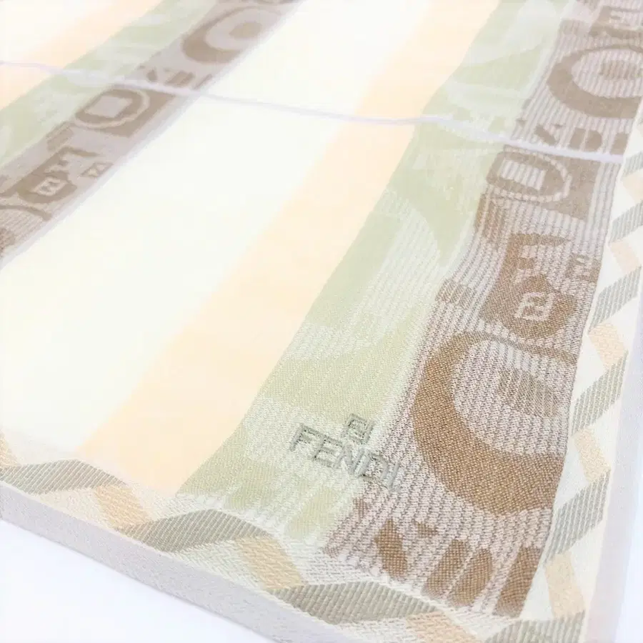 FENDI 펜디 이니셜 자카드 스트라이프 손수건 쁘띠스카프 헹거치프 A620