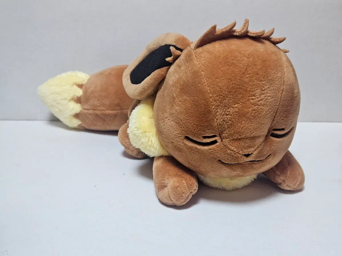 택있음 누리토이즈 잠자는 이브이 인형 30cm 포켓몬 봉제