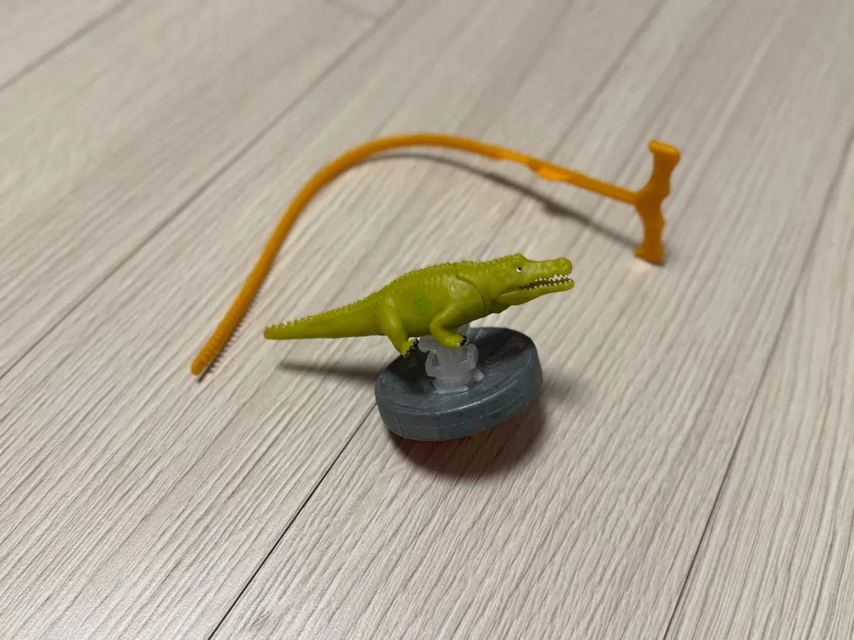 공룡메카드 공룡배틀팽이 수쿠스