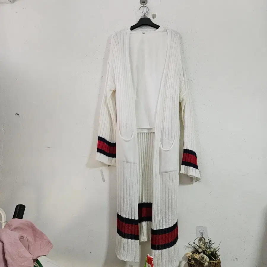 화이트 배색 롱가디건