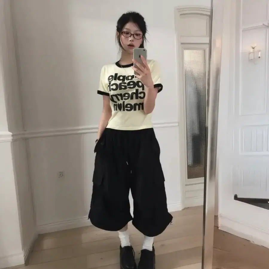 애플 배색 반팔티셔츠