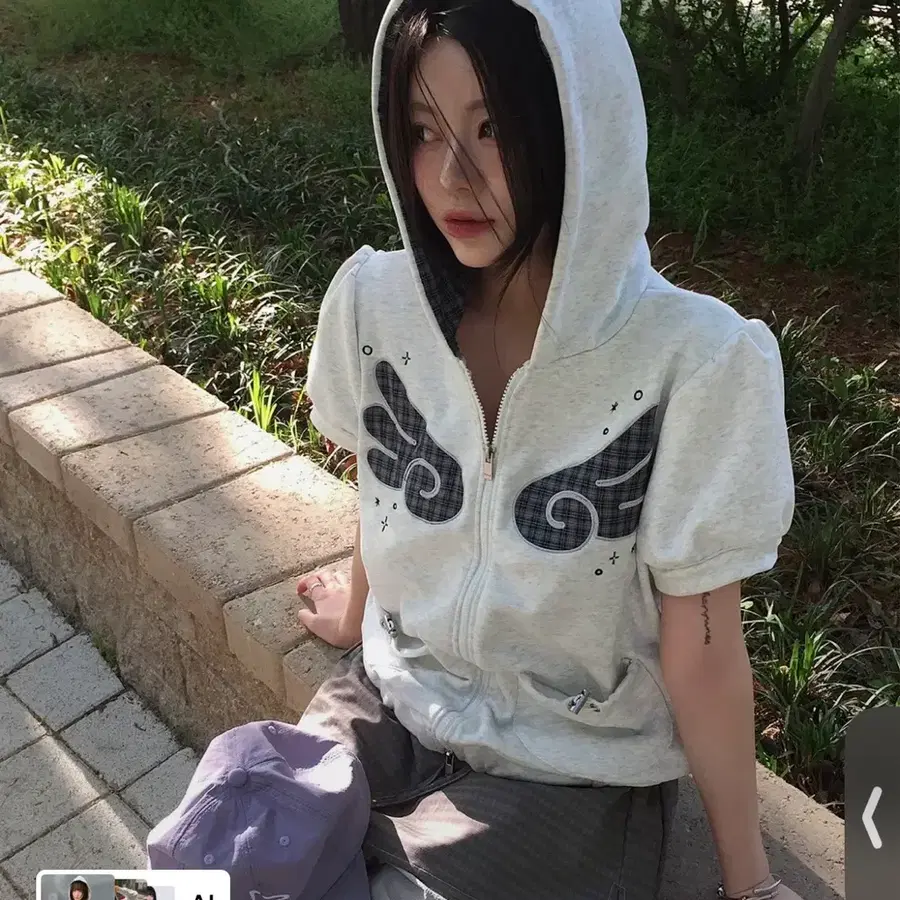 엔시티위시 위즈니 코어. 썸플레이스 엔젤 후드체크 배색 반팔 후드집업