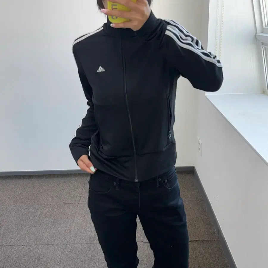 Adidas 아디다스 삼각로고 블랙 져지