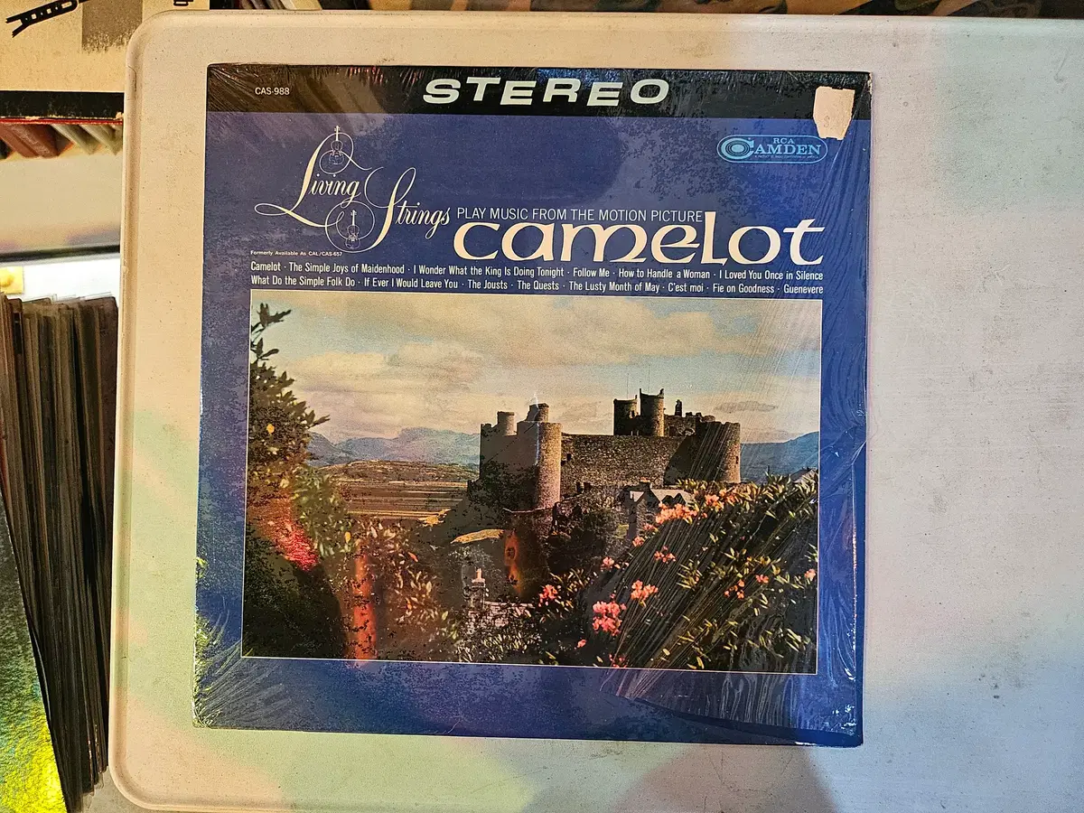 리빙 스트링스(Living Strings)가 연주한 앨범 Living Strings Play Music From The Motion Picture "Camelot"의 오리지널