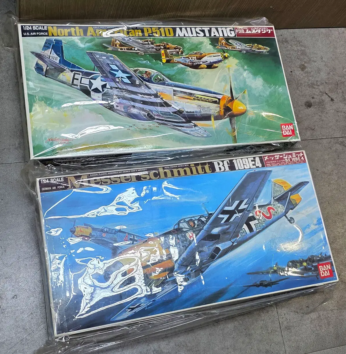영구 단종 레어템! 반다이 1/24 P51 무스탕 & bf109 메서슈미트 (미조립)