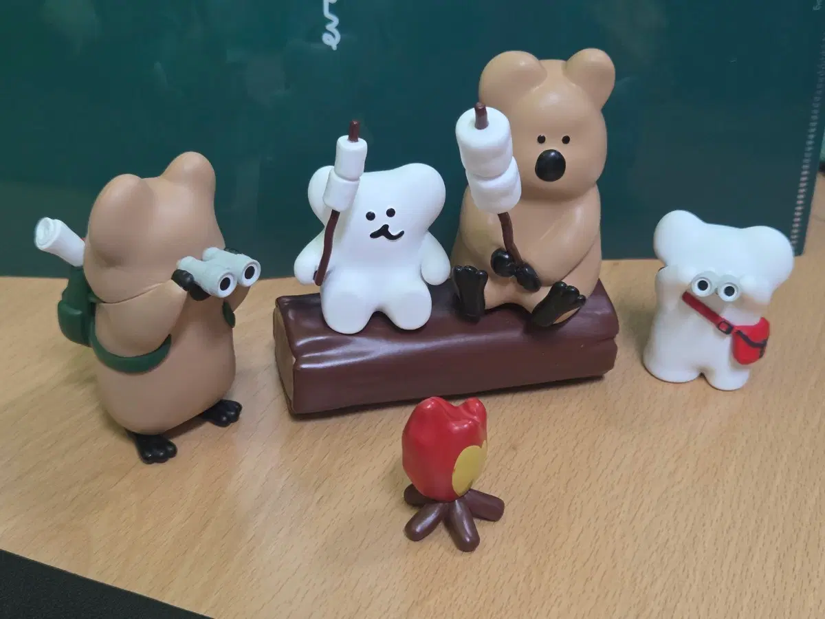다이노탱 쿼카 캠핑, 탐험 피규어 2종 일괄(박스 없음)
