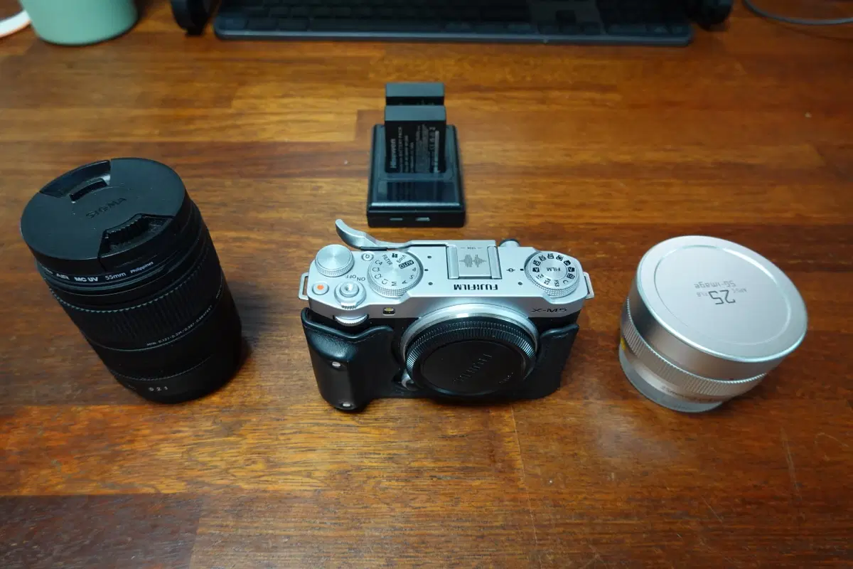 후지 x-m5 시그마 18-50 sg-image 25mm