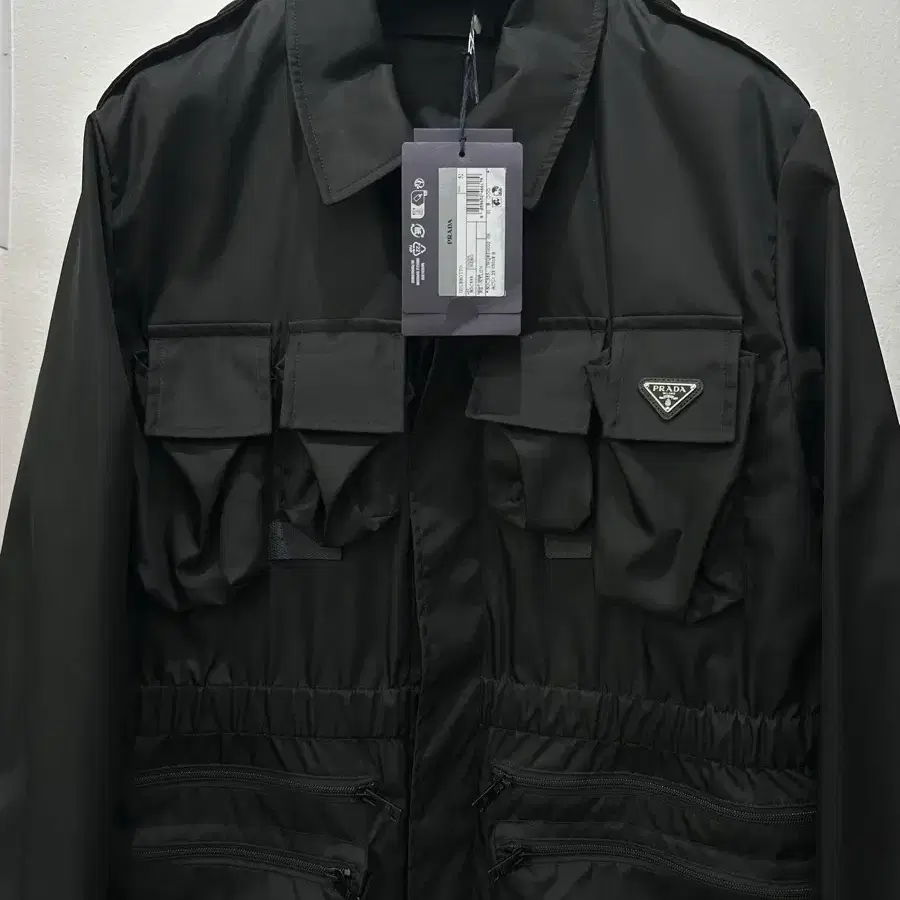 프라다 리나일론 사파리 자켓 24fw 52(105-110) 국내판
