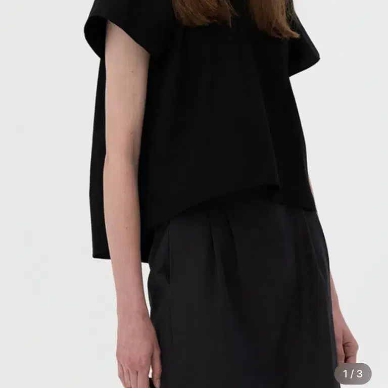 (1회착용)킨더살몬 블라우스 rough creased blouse