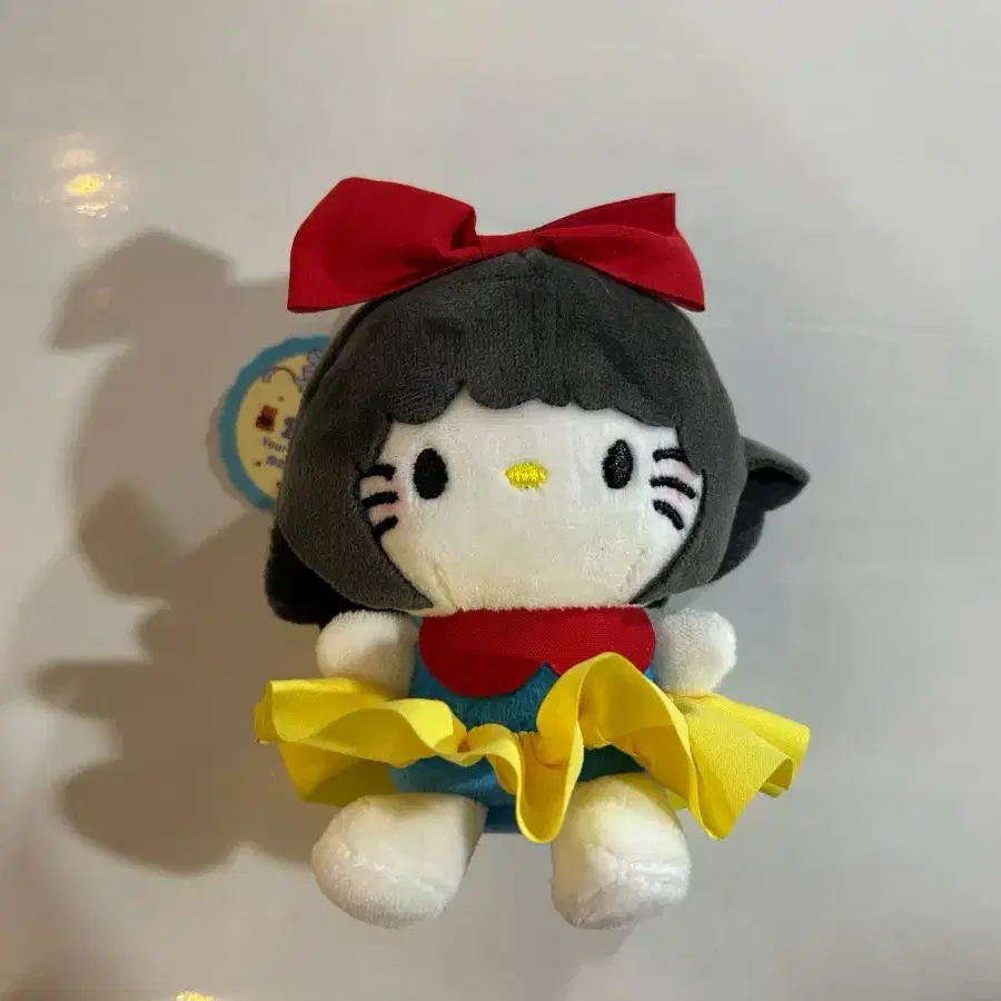 산리오 헬로키티 백설공주 인형 키링