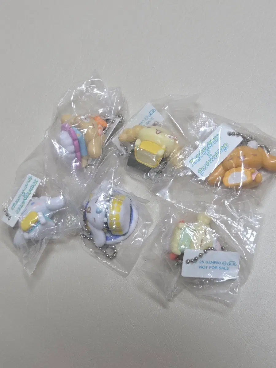 시나모롤 모카 쿠라스시 콜라보 키링 풀세트 모카피규어