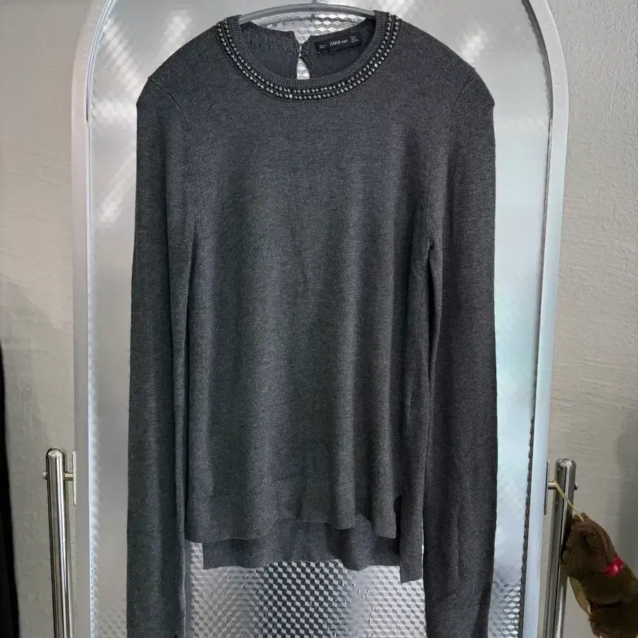자라 ZARA 여성 비즈 장식 그레이 니트 L
