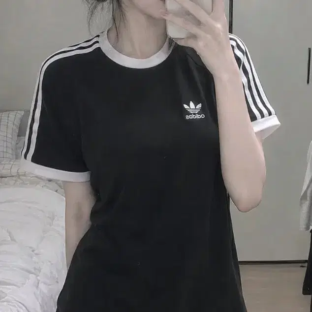 아디다스 반팔티 블랙