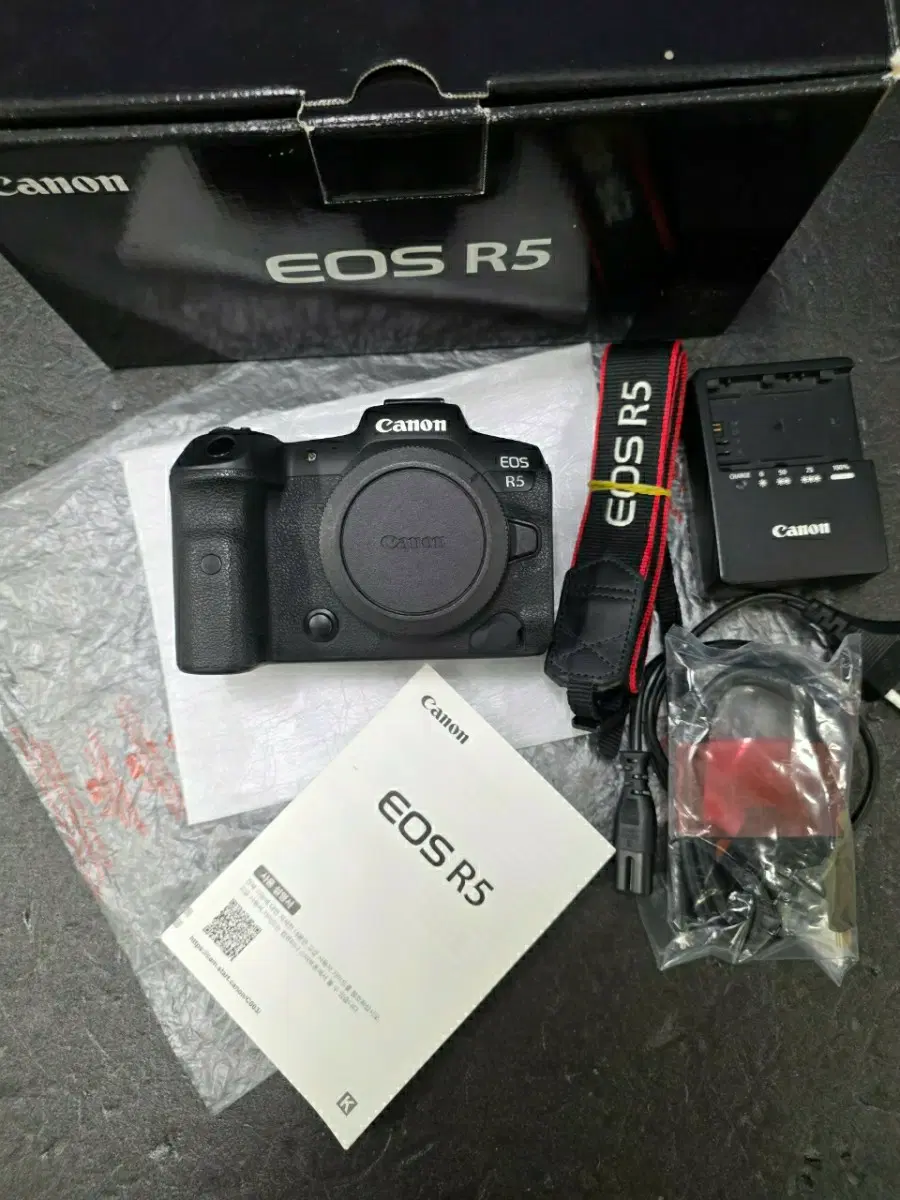 캐논eos r5 캐논r5 6천컷대  상태좋은바디처분해요~타기종교환가능