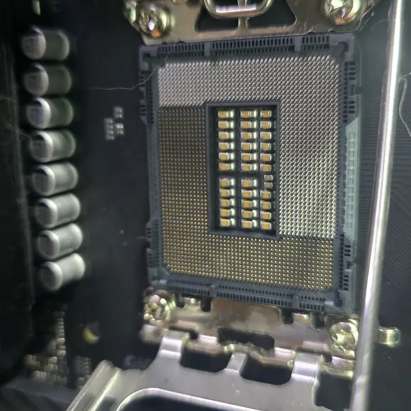 GIGABYTE B760M AORUS ELITE 메인보드