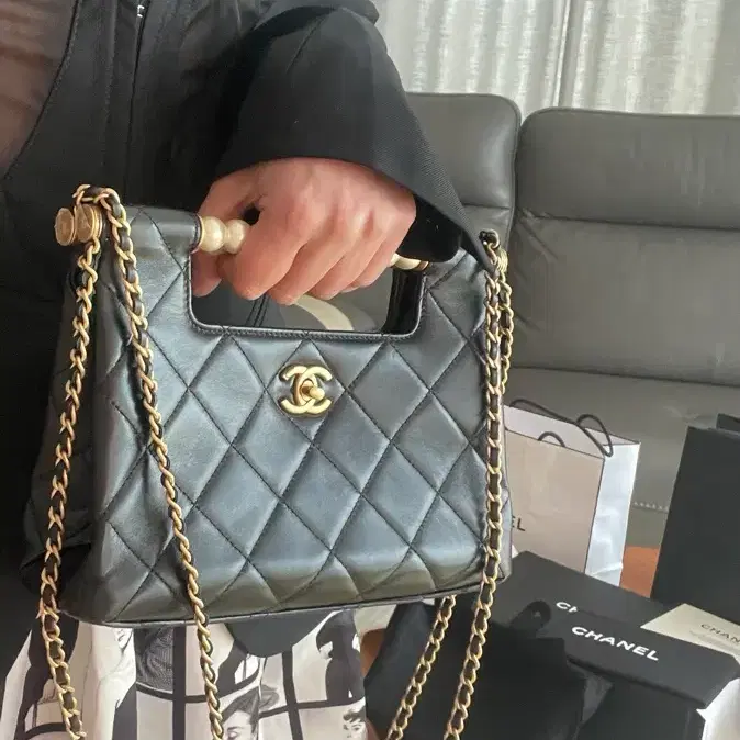 샤넬 CHANEL SS25 프리 컬렉션 램스킨 쇼퍼백 AS5413 사진 7