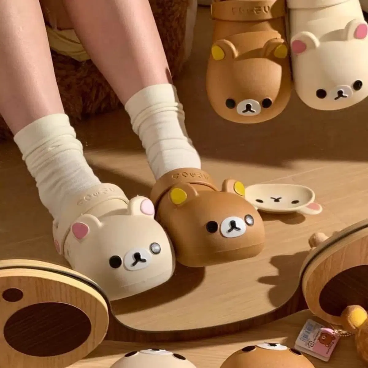 리락쿠마 크록스 슬리퍼